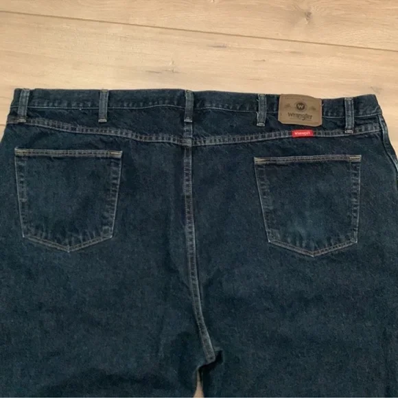 Wrangler Men's Dark Blue Relaxed Fit Jeans - Picture 4 of 10